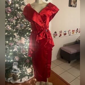 Elegant Red Evening Dress